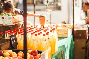 白俄罗斯队在足球比赛中表现出色：绿茵场上的冷峻崛起